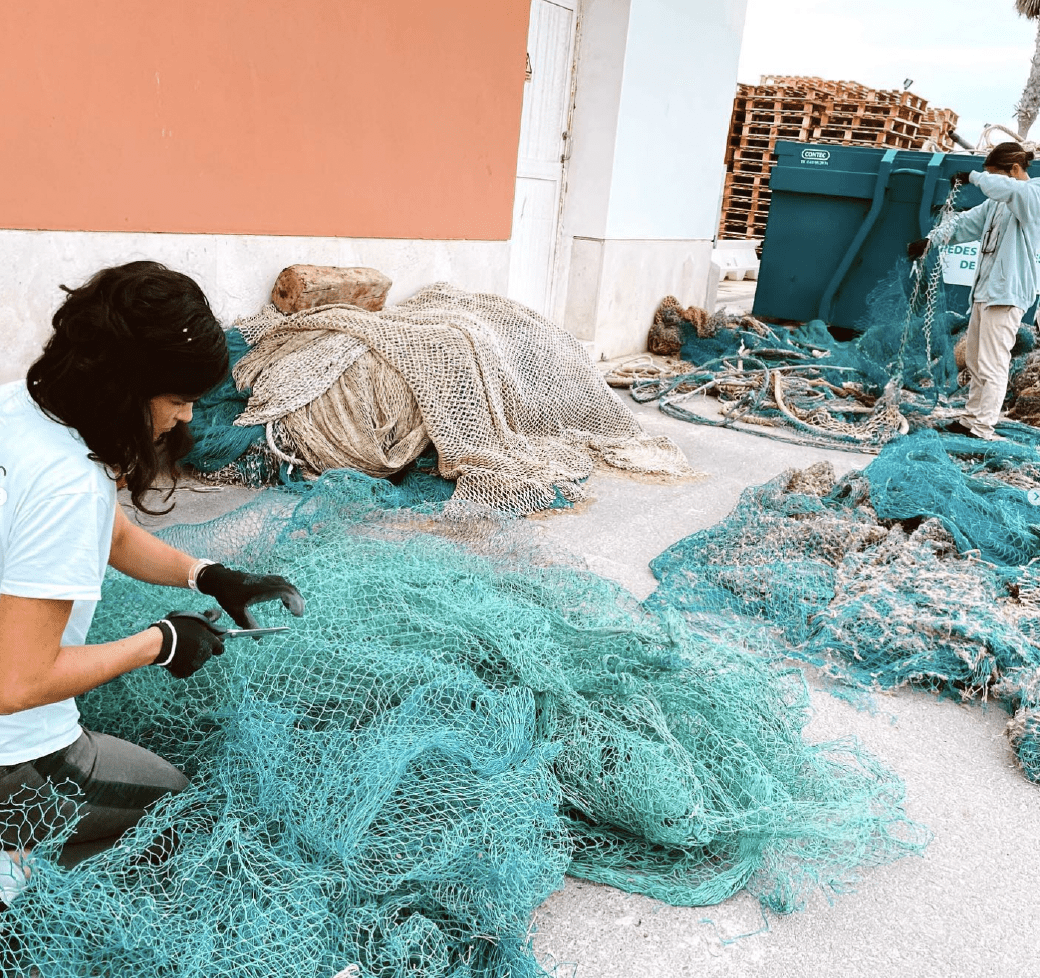 SERVMAR se une a Gravity Wave para gestionar la recolecta de plástico y de redes de pesca en el sur de España